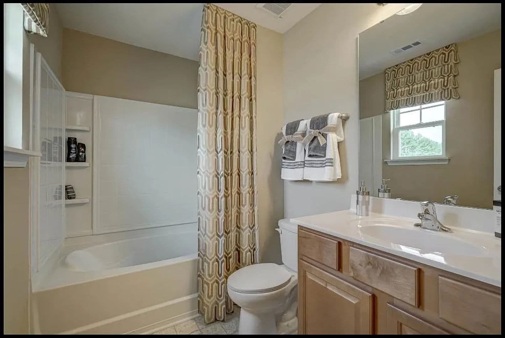Charlotte House: 6335 Revolutionary Trail