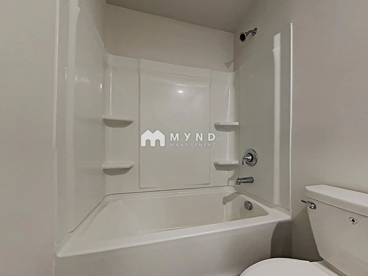Charlotte House: 15100 Moulin Ct Dr