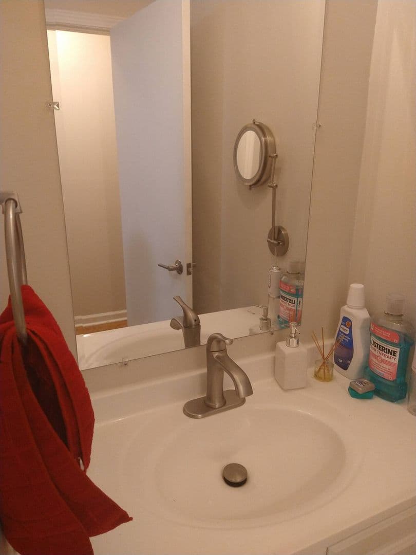 Winston Salem House: 310 Foxcroft Dr