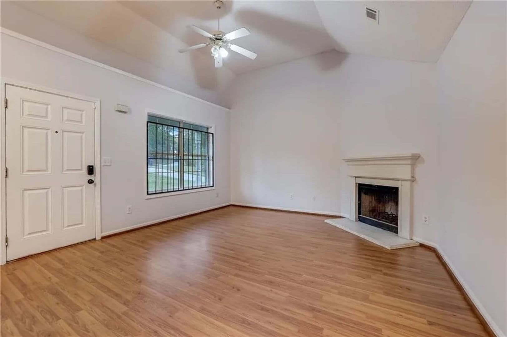 Union City House: 3865 Cypress Pointe Dr