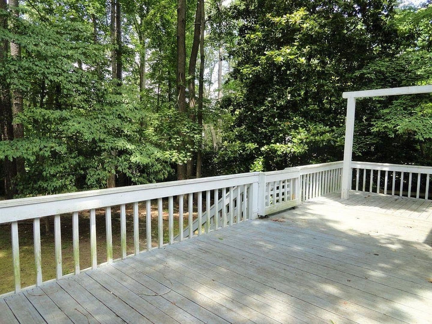 Raleigh House: 700 Grove Ave