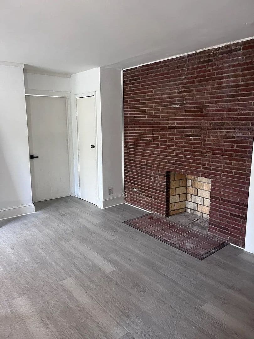 Gastonia House: 312 Davis Park Rd