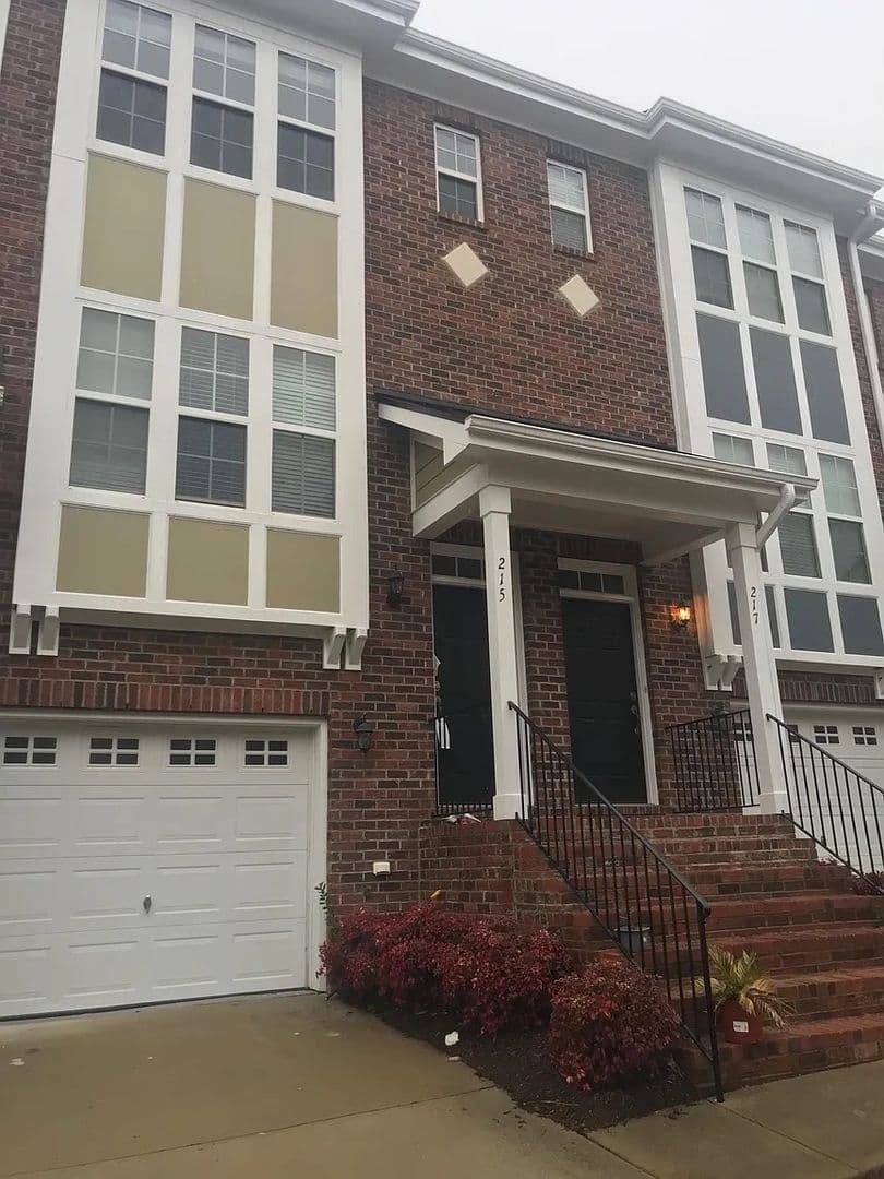Cary House: 215 Dove Cottage Ln
