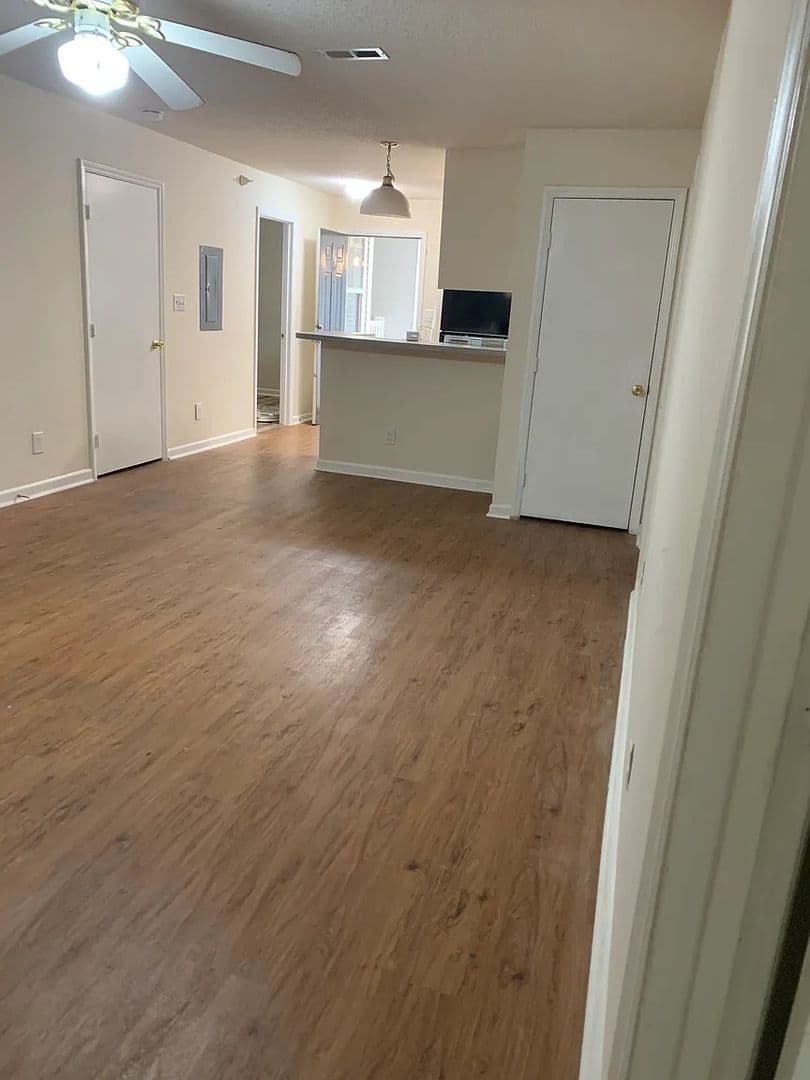 Raleigh House: 1120 Carlton Ave
