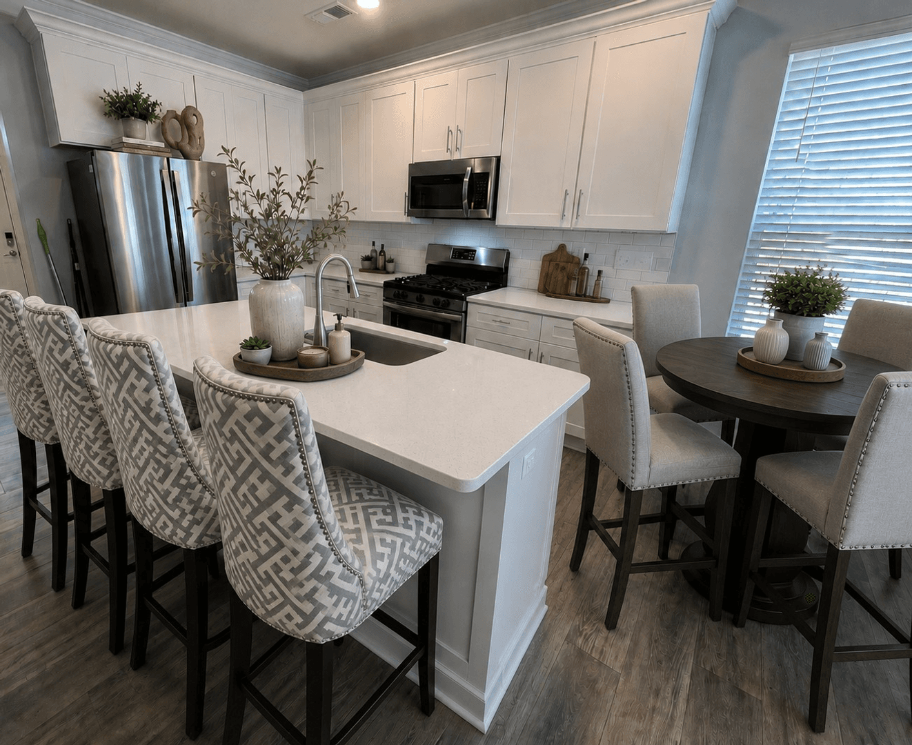 Harrisburg House: 6342 Keeton Ln