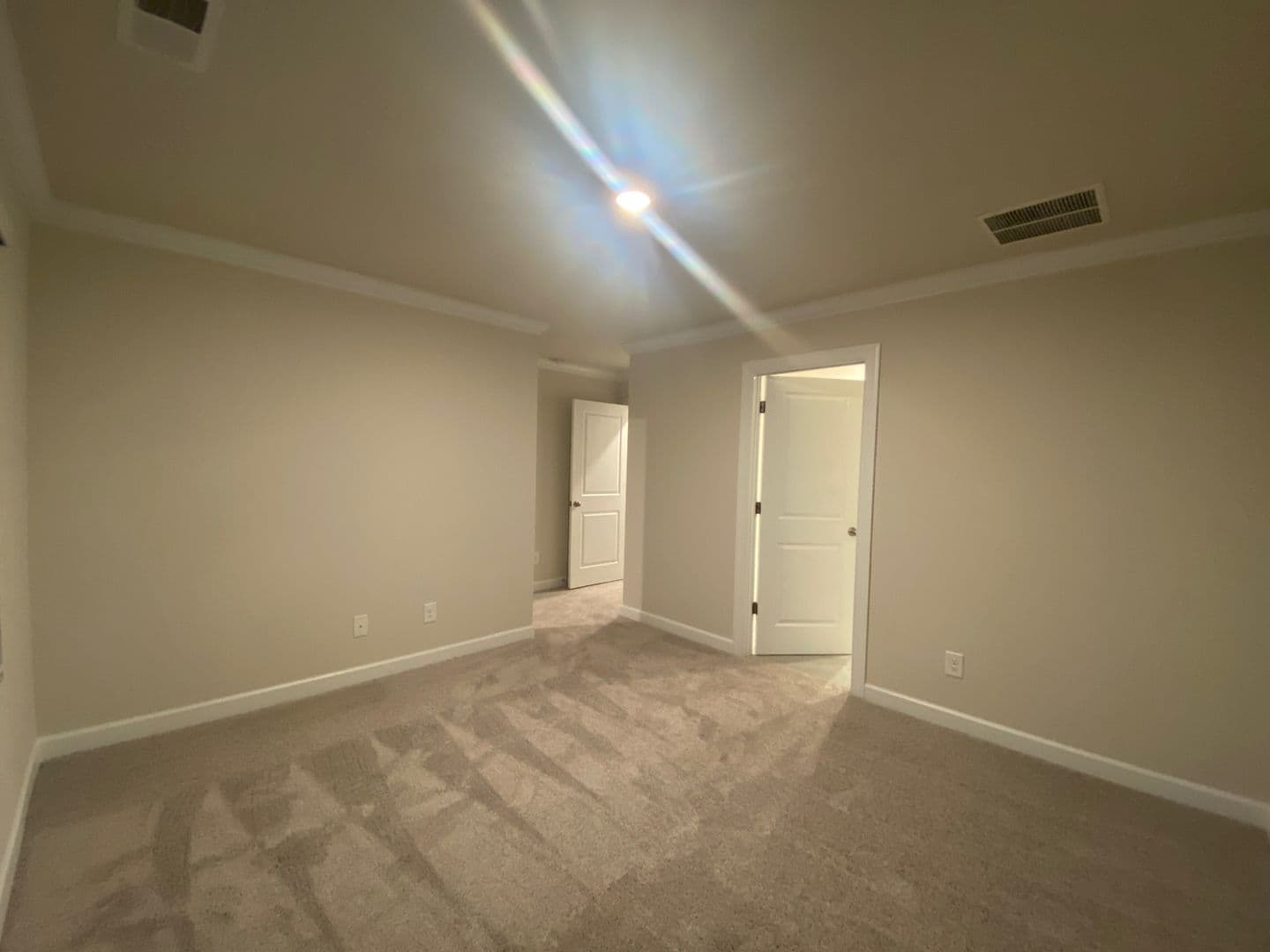 Charlotte House: 3762 Memorial Pkwy