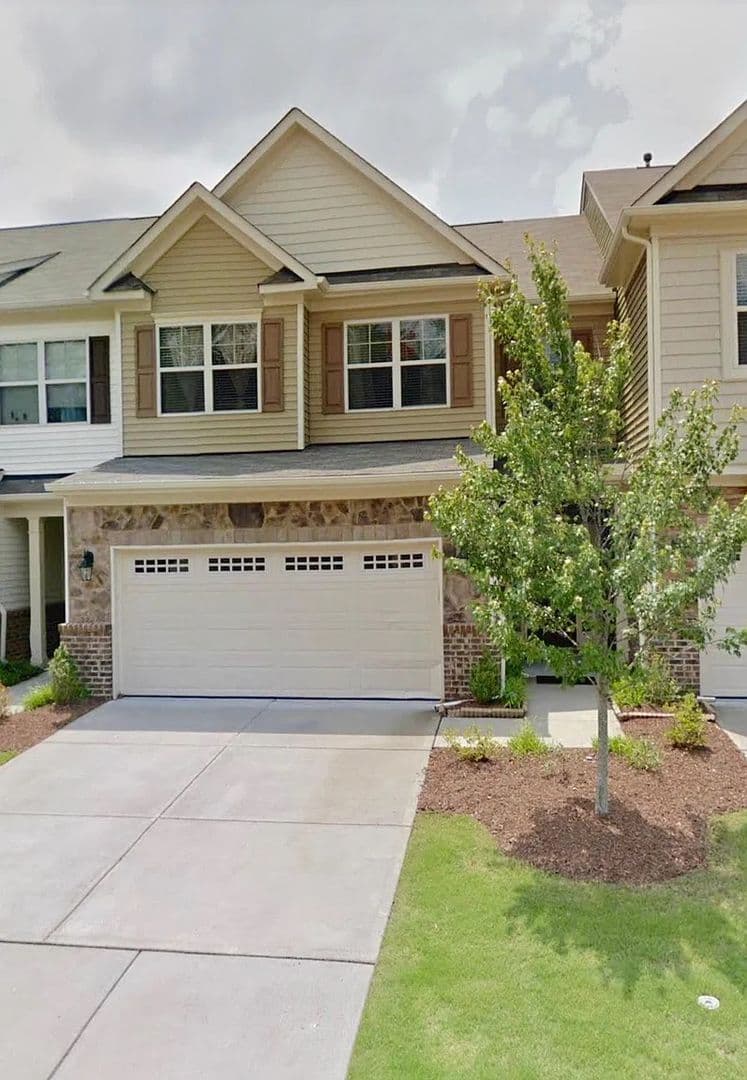 Morrisville House: 428 Manchester Park Ln