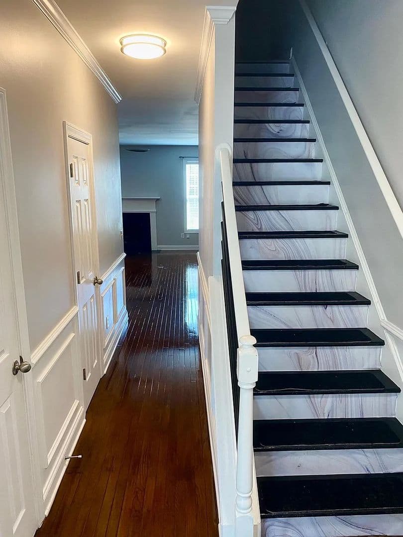 East Point House: 9050 Bayrose Cir