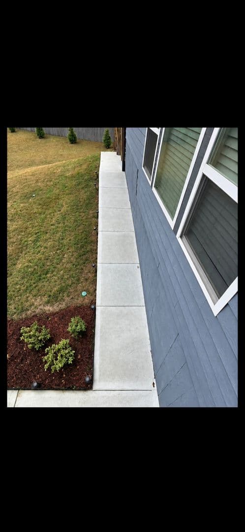 Braselton House: 218 Woodley Ct