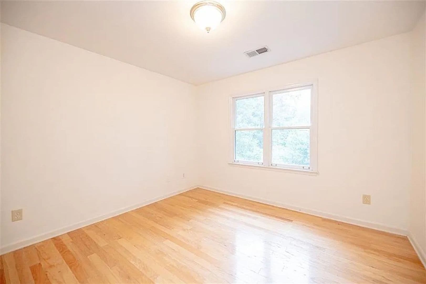 Smyrna House: 1848 Cooper Lake Dr SE