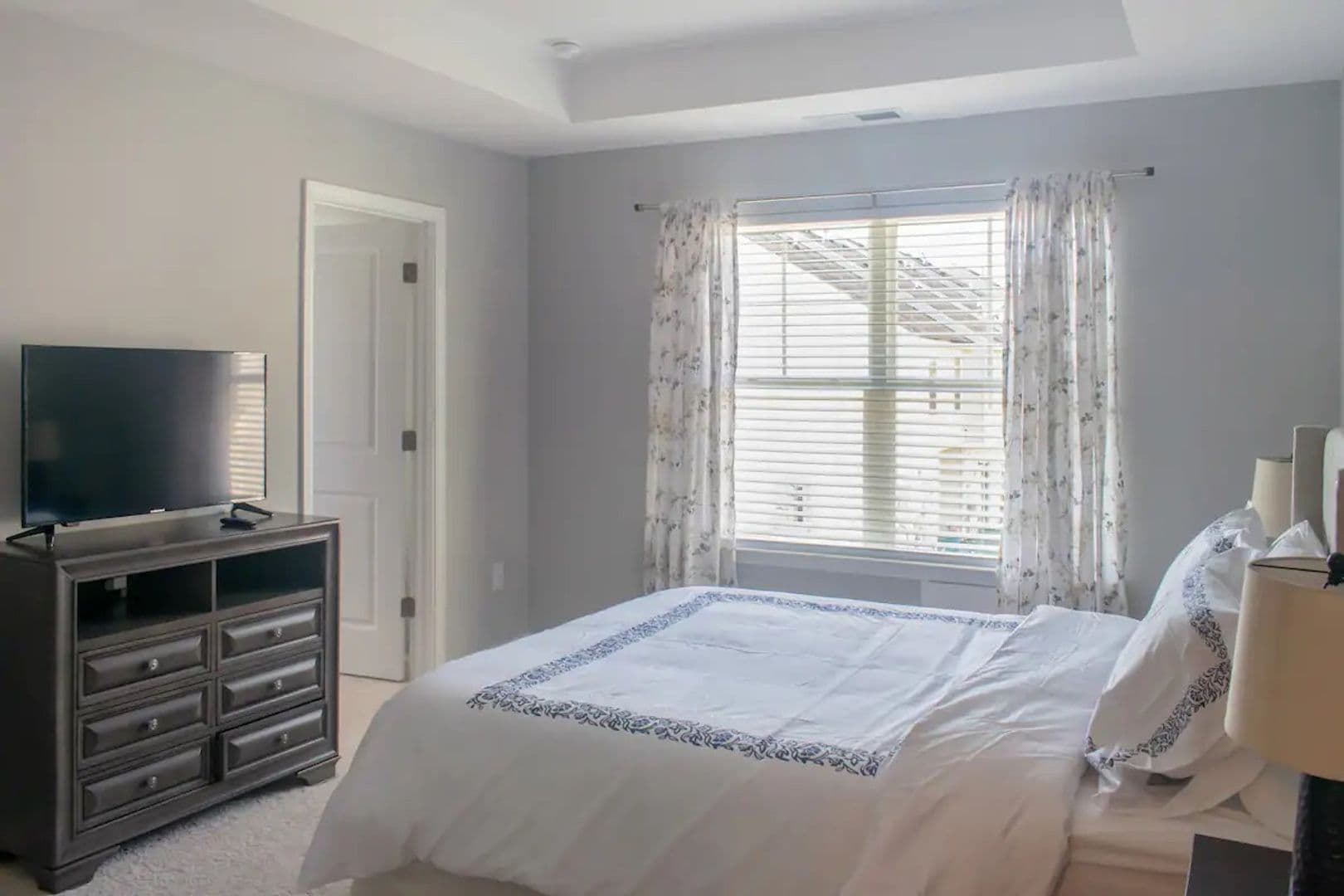 East Point House: 3196 Laurel Ridge Cir