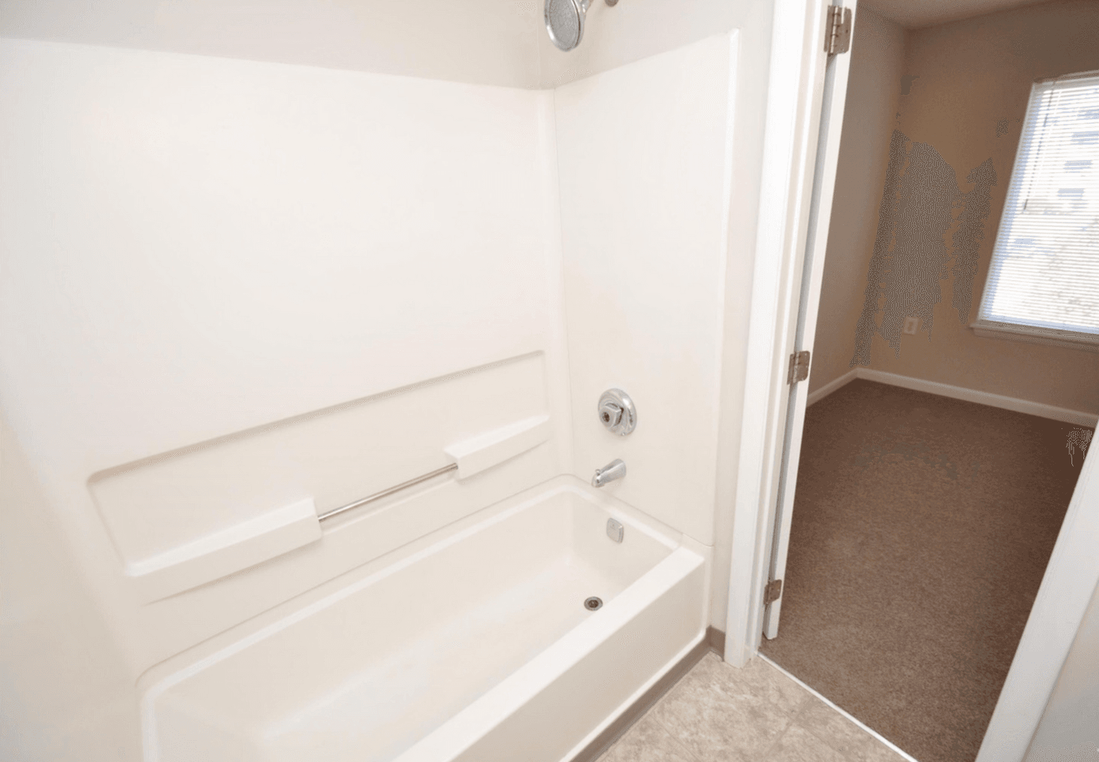 Raleigh House: 1331 #302 Crab Orchard Dr