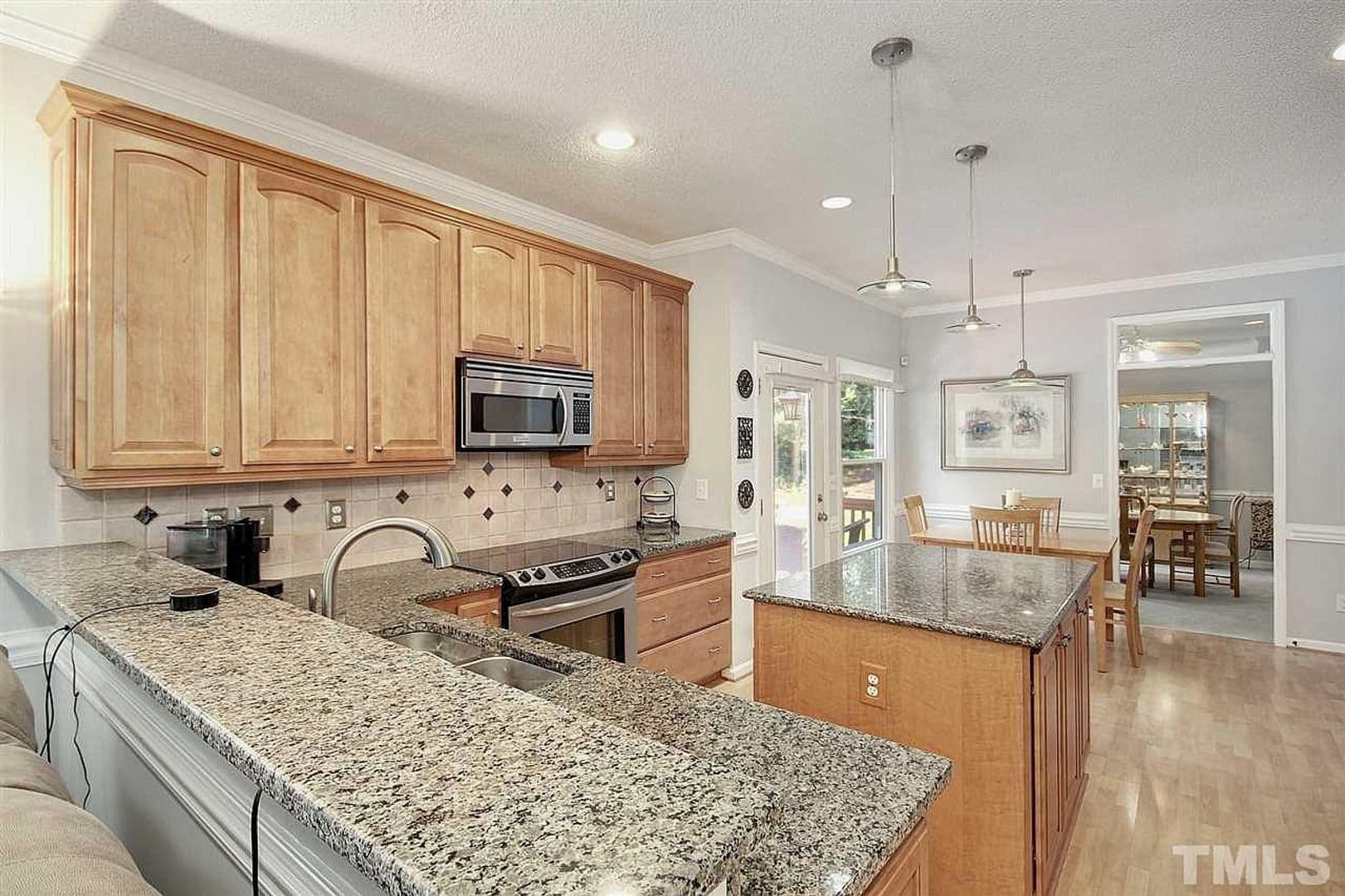 Raleigh House: 3209 Daingerfield Dr