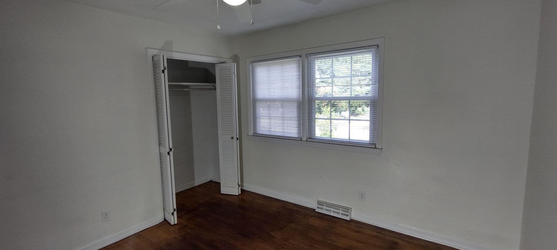 Raleigh House: 1809 Pinedale Dr