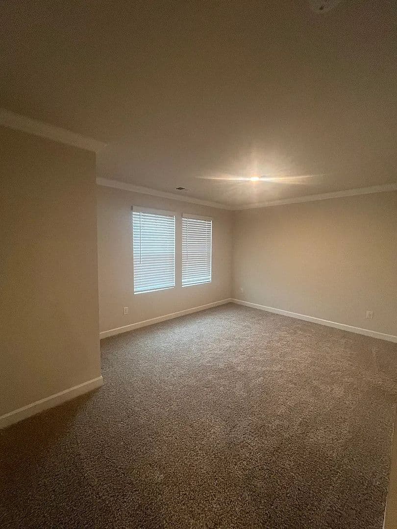 Charlotte House: 3714 Memorial Pkwy