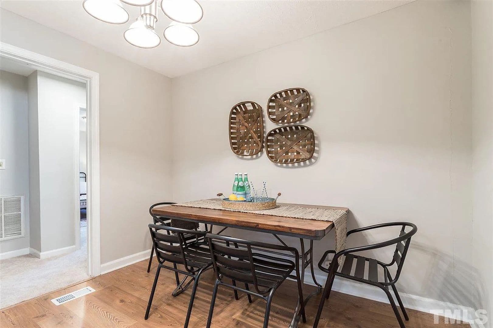 Raleigh House: 2923 Okelly St