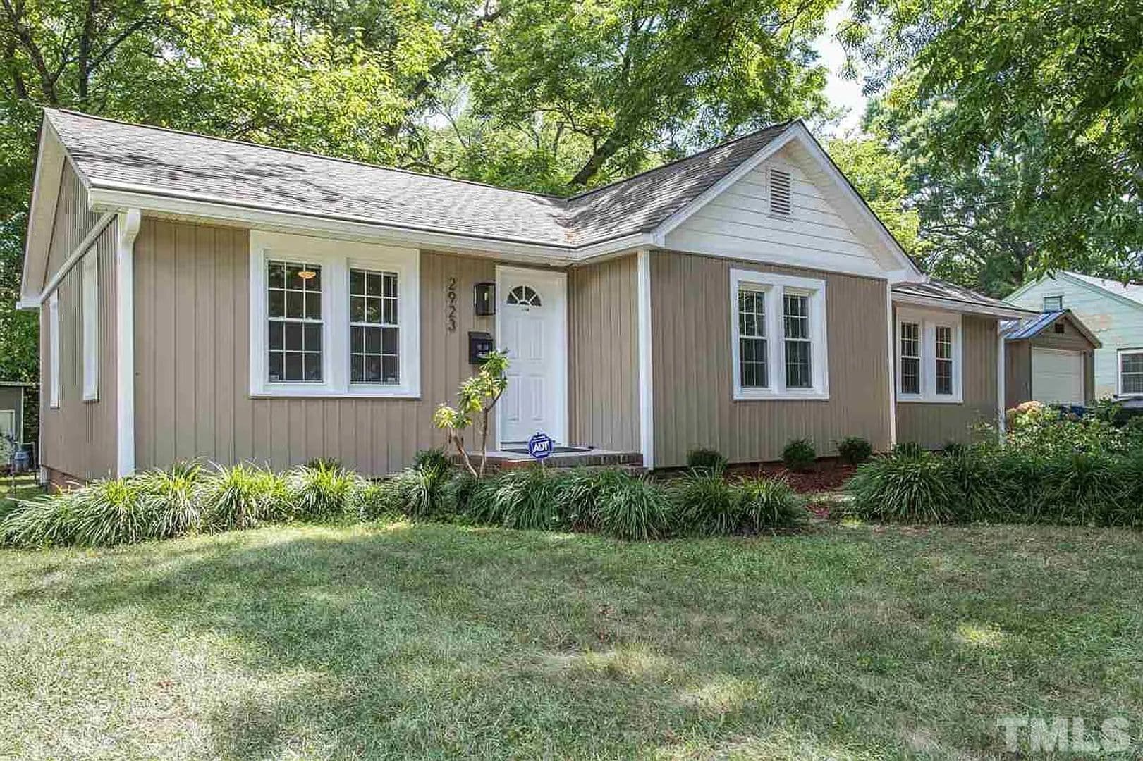 Raleigh House: 2923 Okelly St