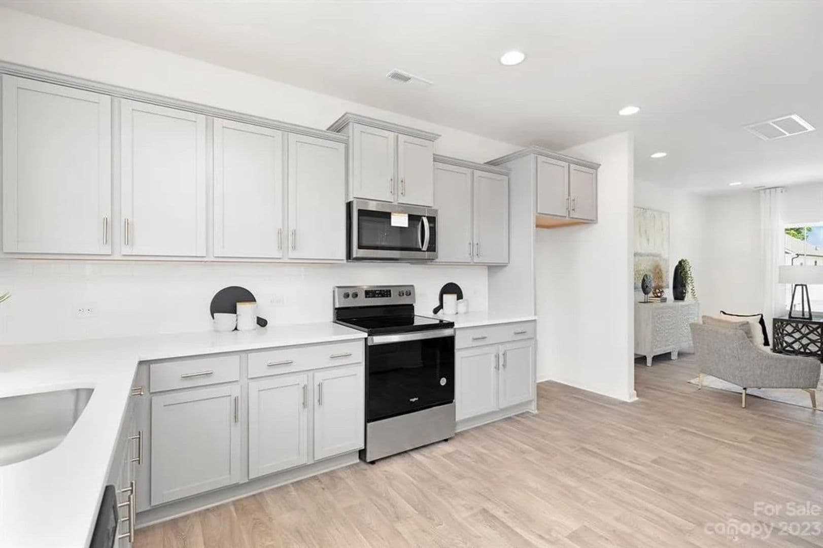 Charlotte House: 15128 Scoter St