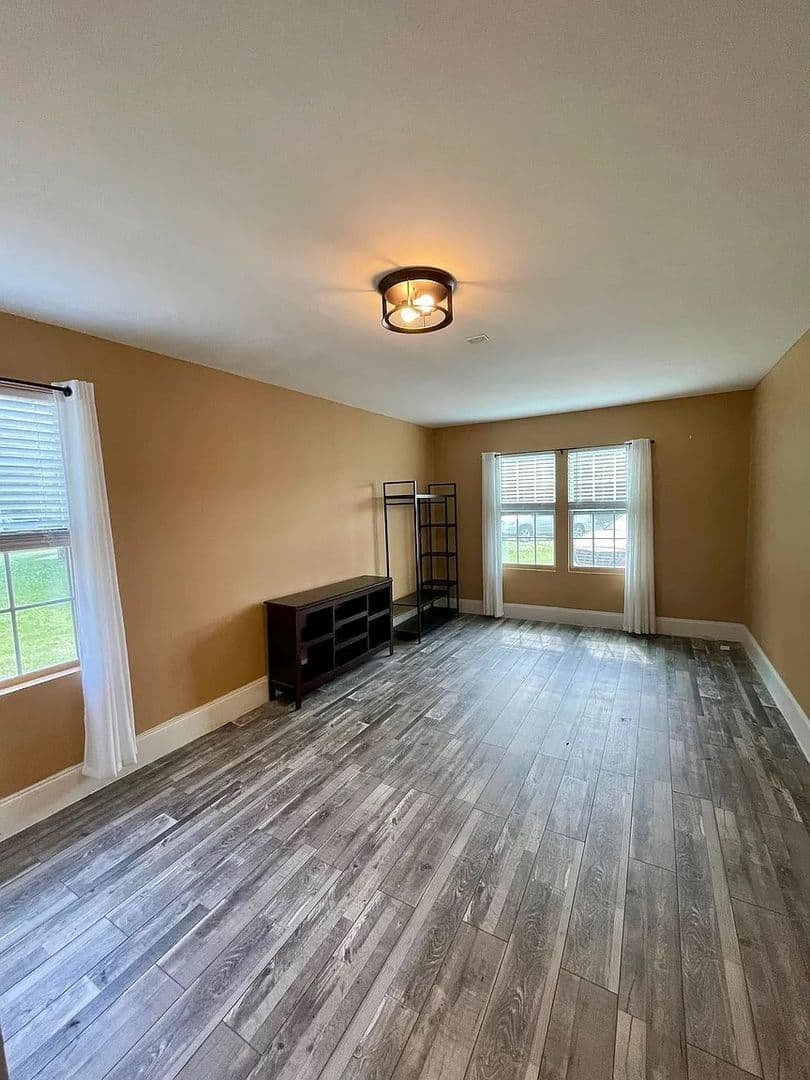 Jonesboro House: 143 Woodwind Way