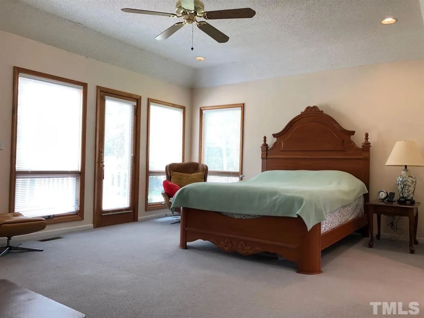 Apex House: 1010 Kingsway Dr