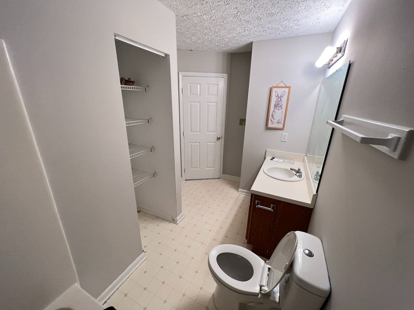 Raleigh House: 7113 Beaverwood Dr