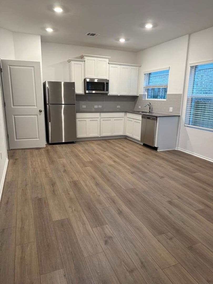Leander House: 1713 Catahoula Dr