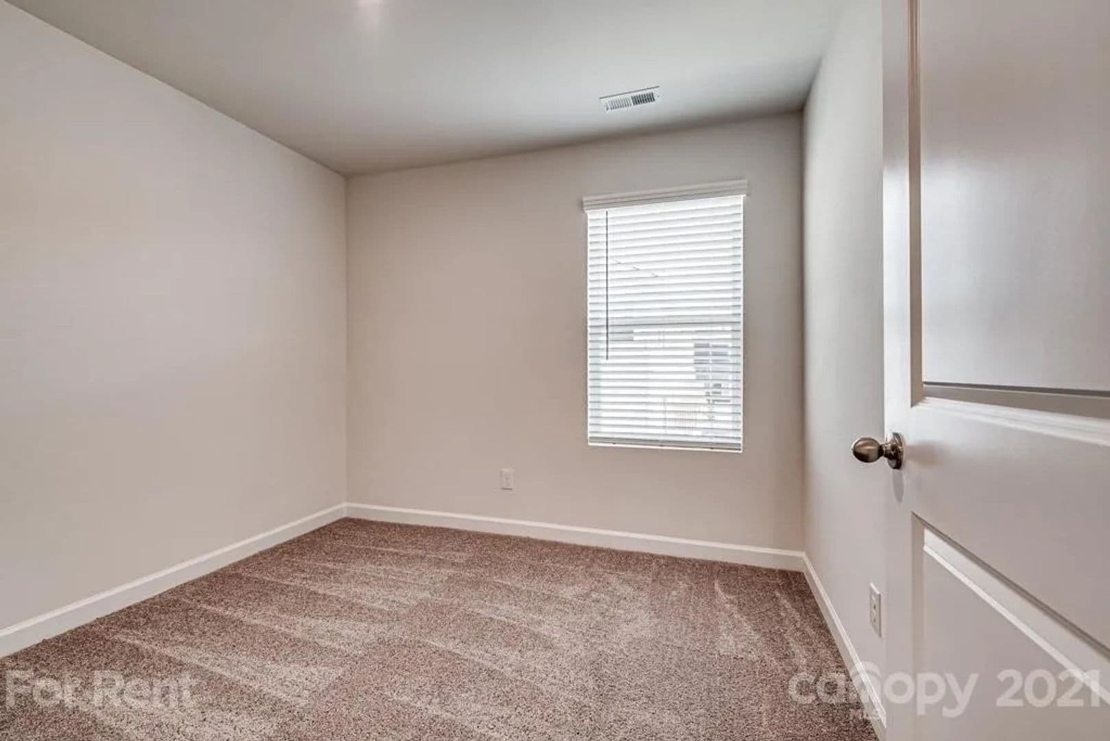 Charlotte House: 2022 Tears Ln