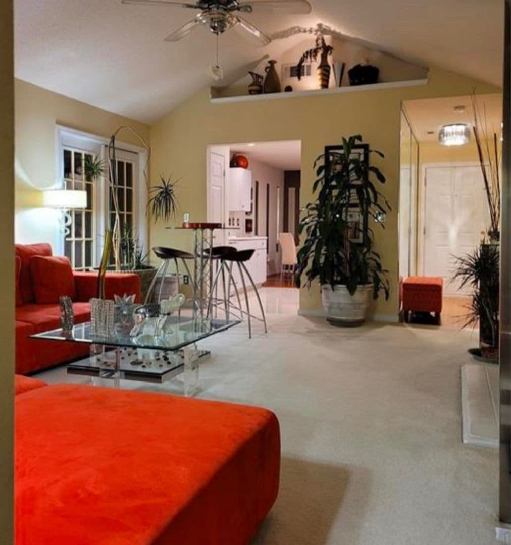 Stonecrest House: 6210 Klondike River Rd