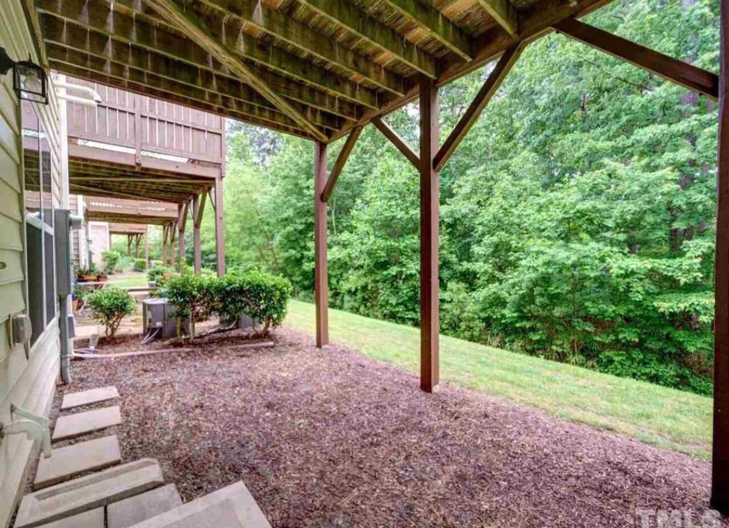 Cary House: 8627 Macedonia Lake Dr