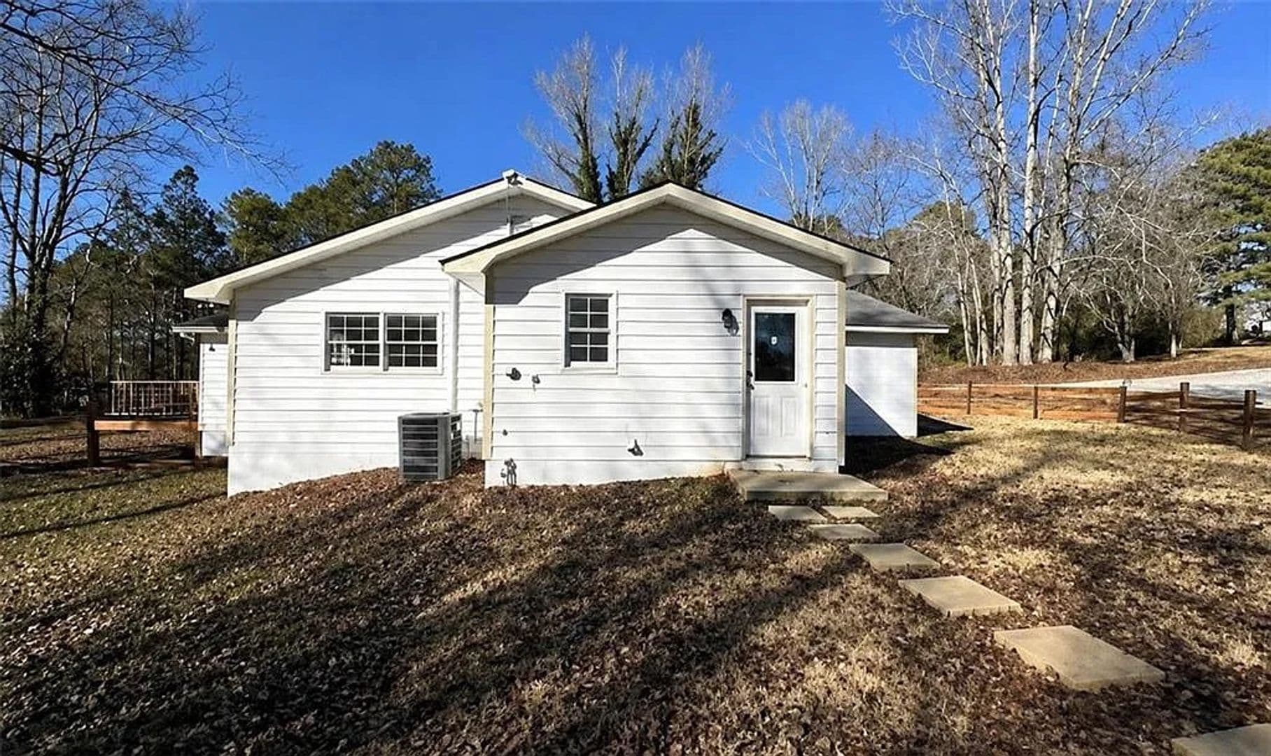 McDonough House: 1033 GA-155 N
