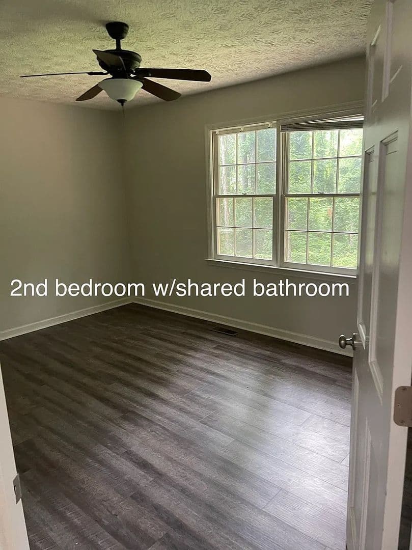 Kennesaw House: 3250 Stoney Acres Dr NW