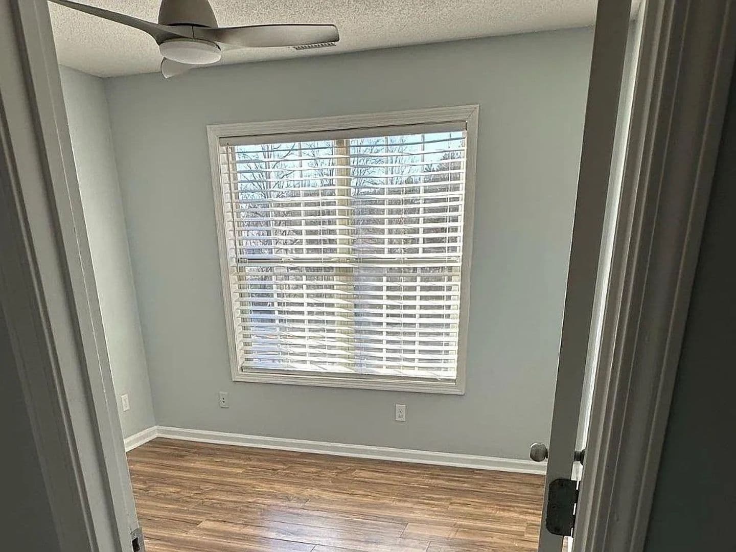 Grayson House: 1261 Lakeview Rd