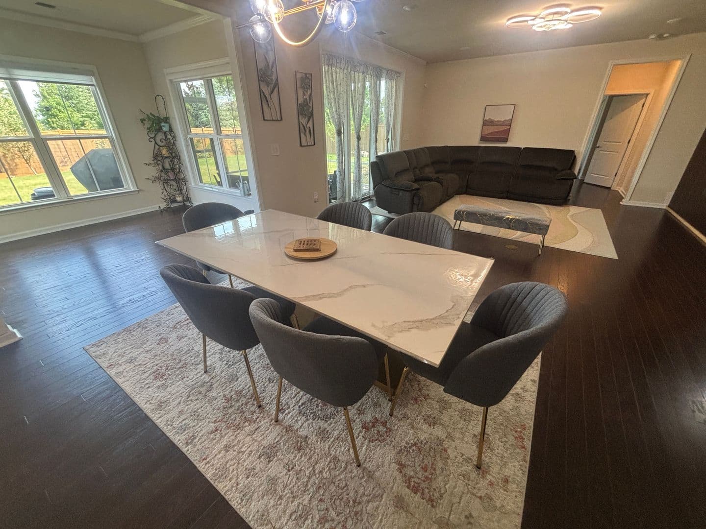 Holly Springs House: 317 Aintree Ave