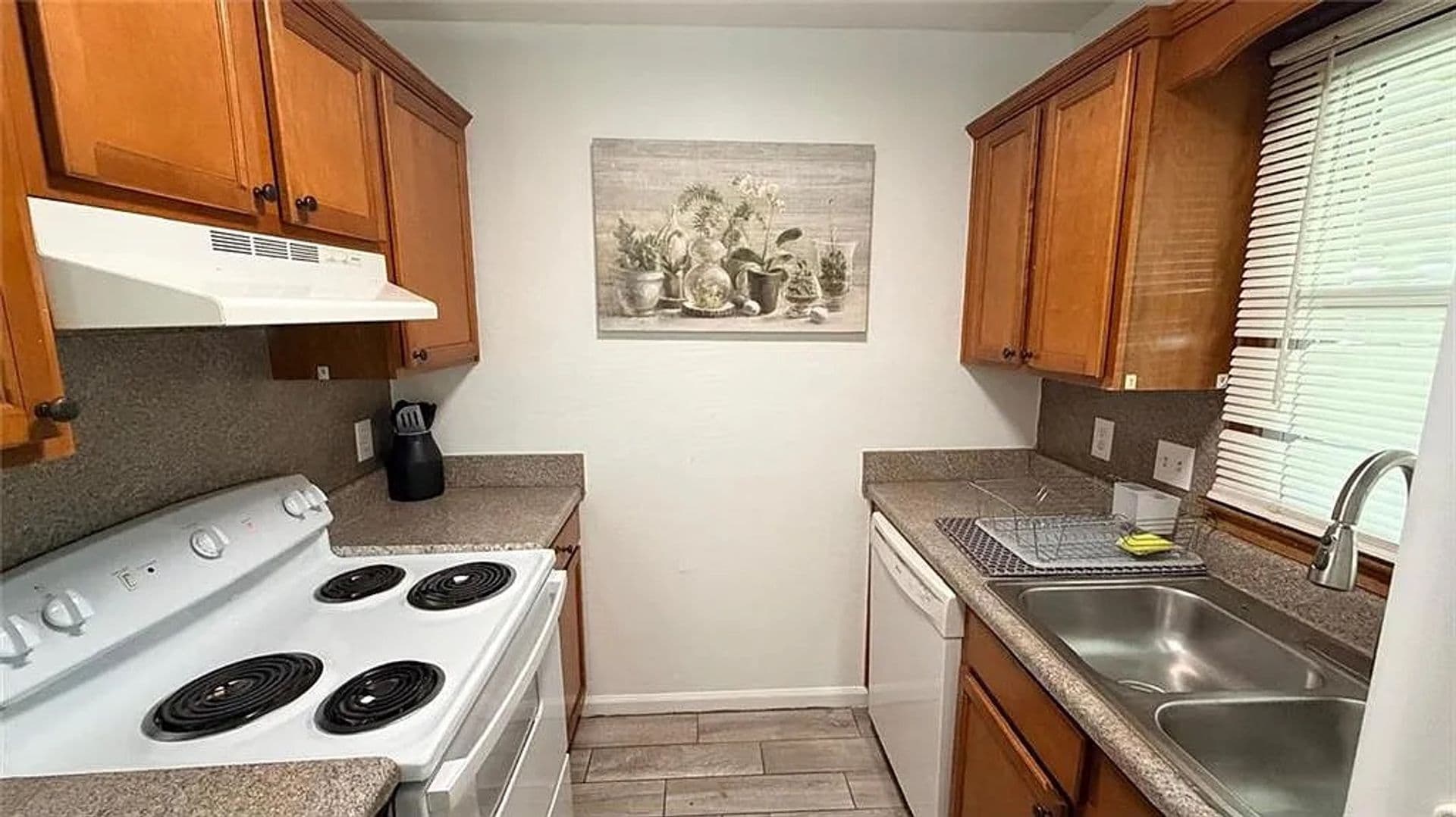 Roswell House: 250 Mill Creek Pl