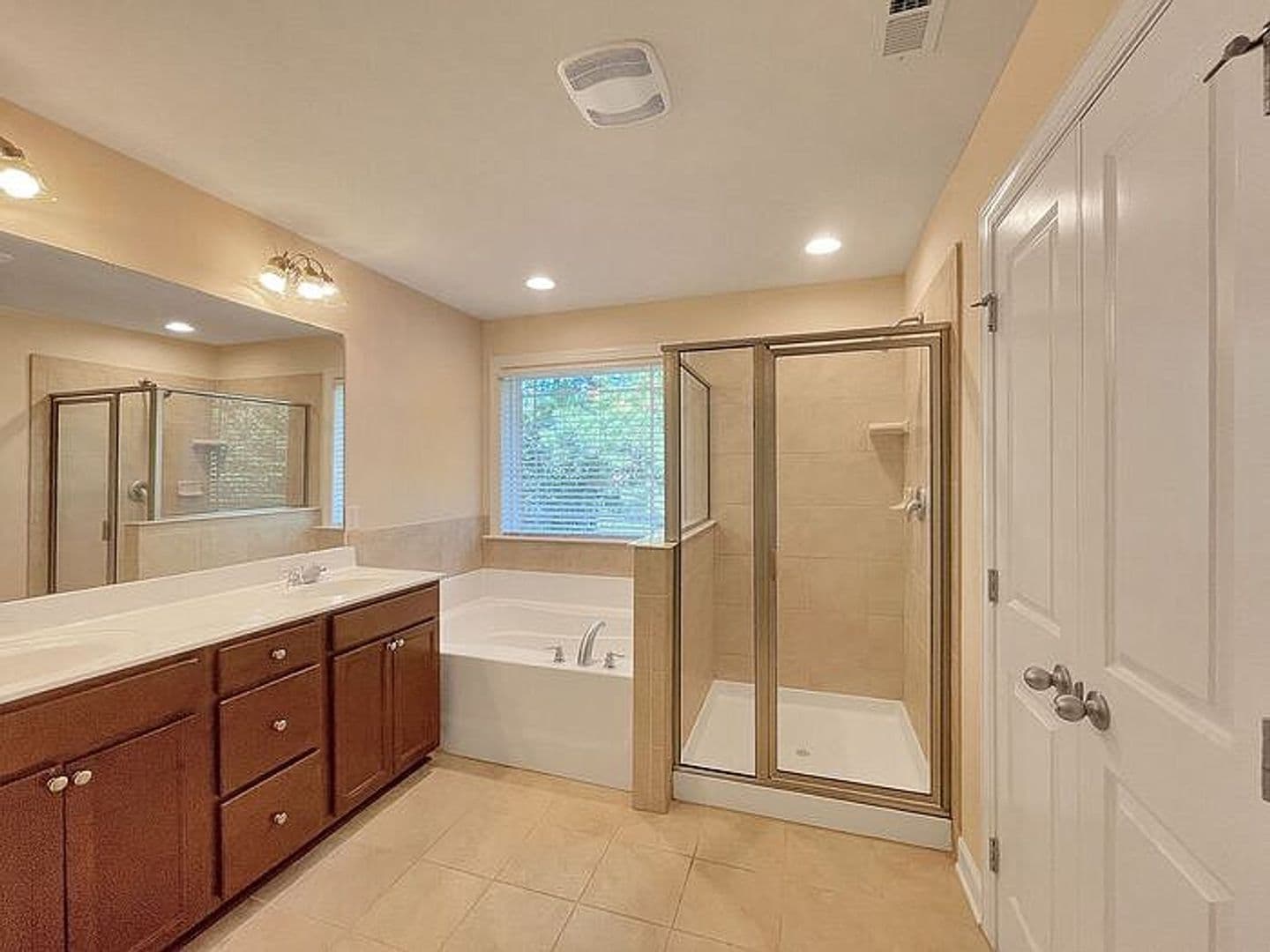 Apex House: 2406 Pecan Ridge Way