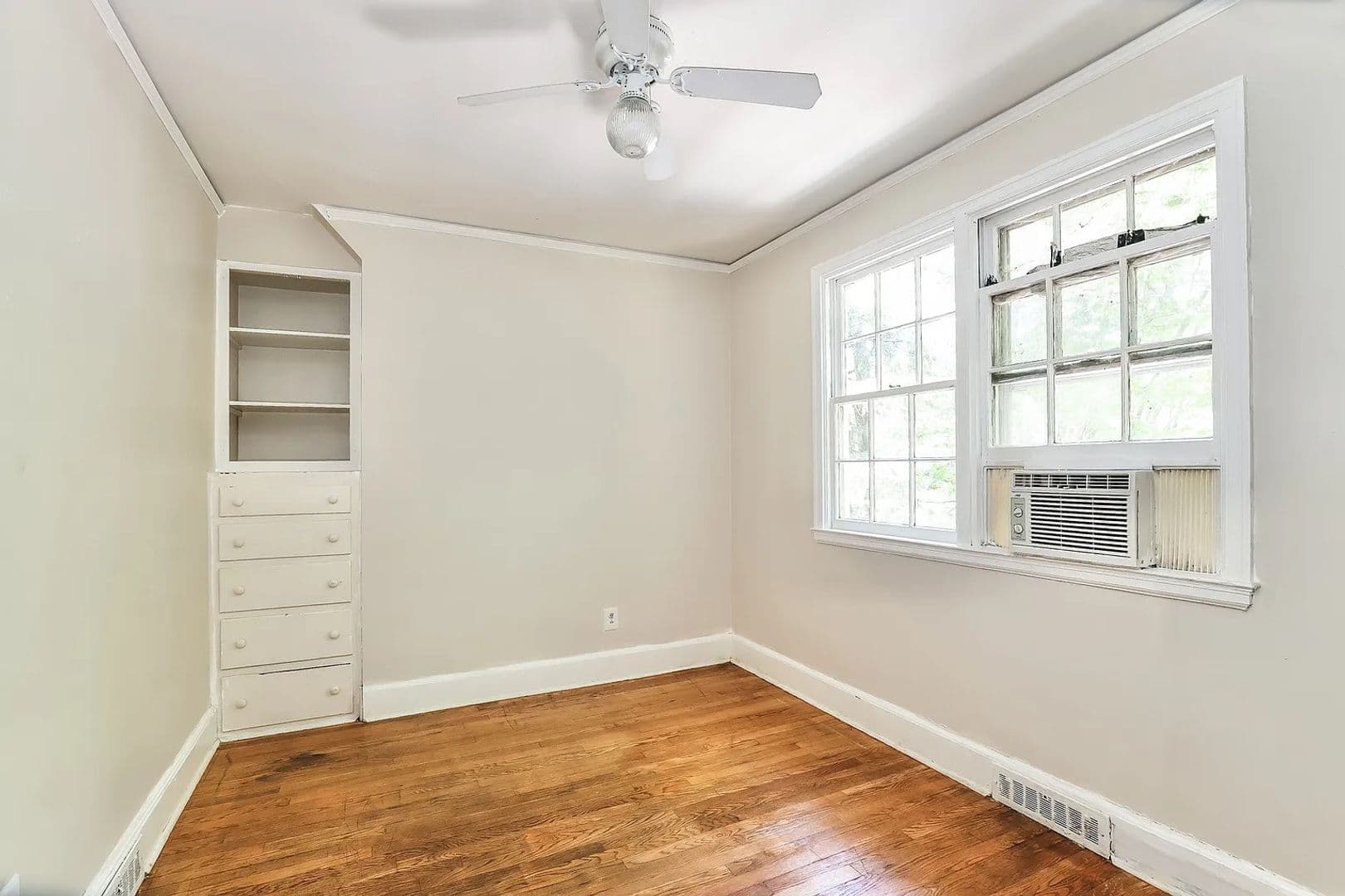 Greensboro House: 412 S Josephine Boyd St