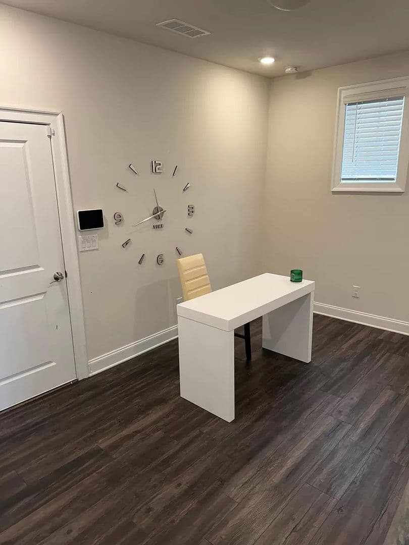 Atlanta House: 1825 La Dawn Ln NW