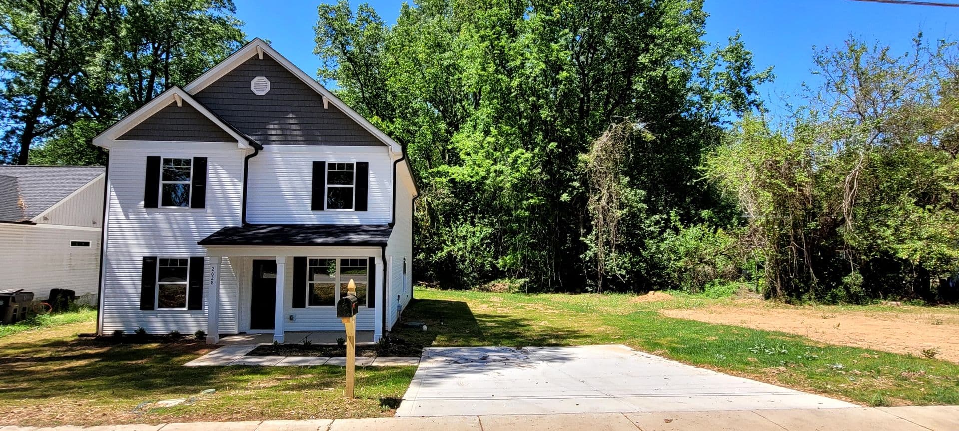 Charlotte House: 2628 Kenhill Dr