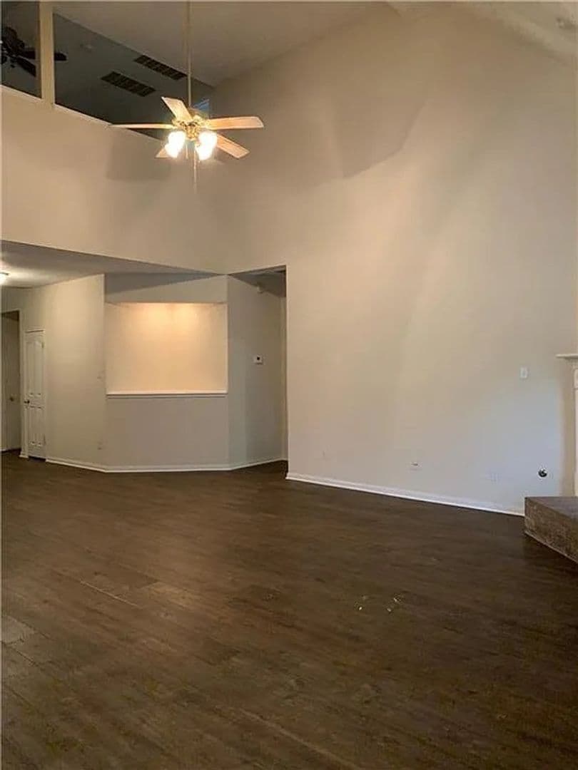 Round Rock House: 1724 Fort Grant Dr