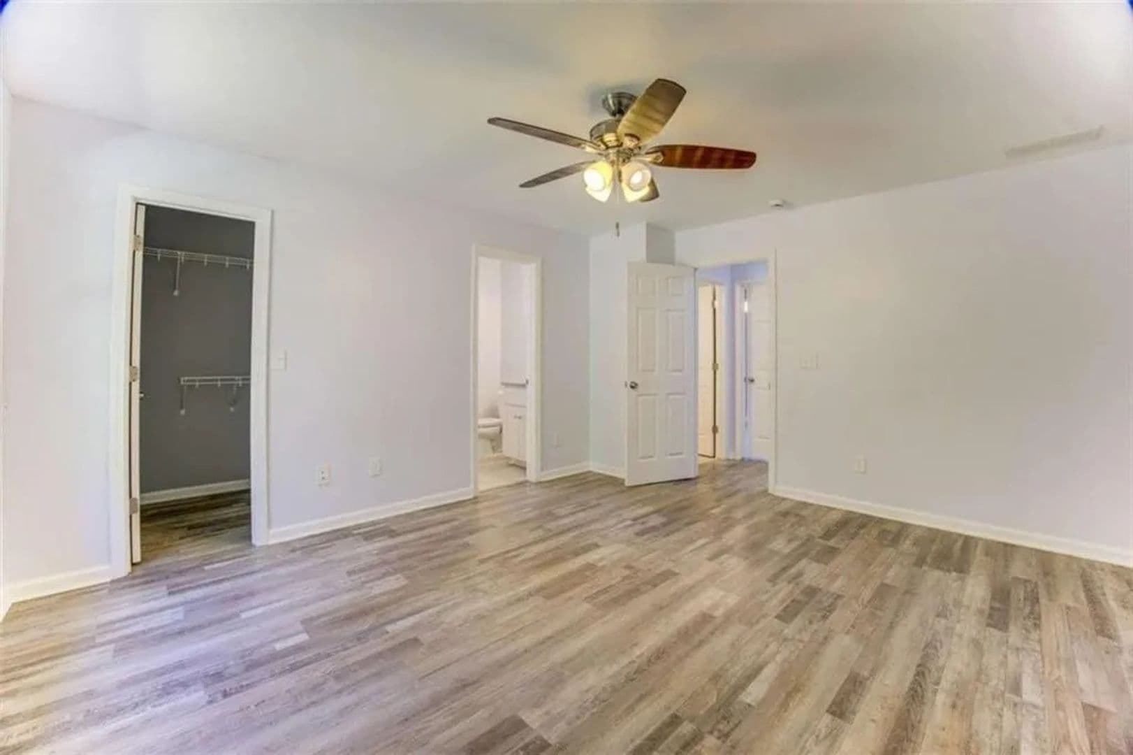 Covington House: 915 Navajo Trl