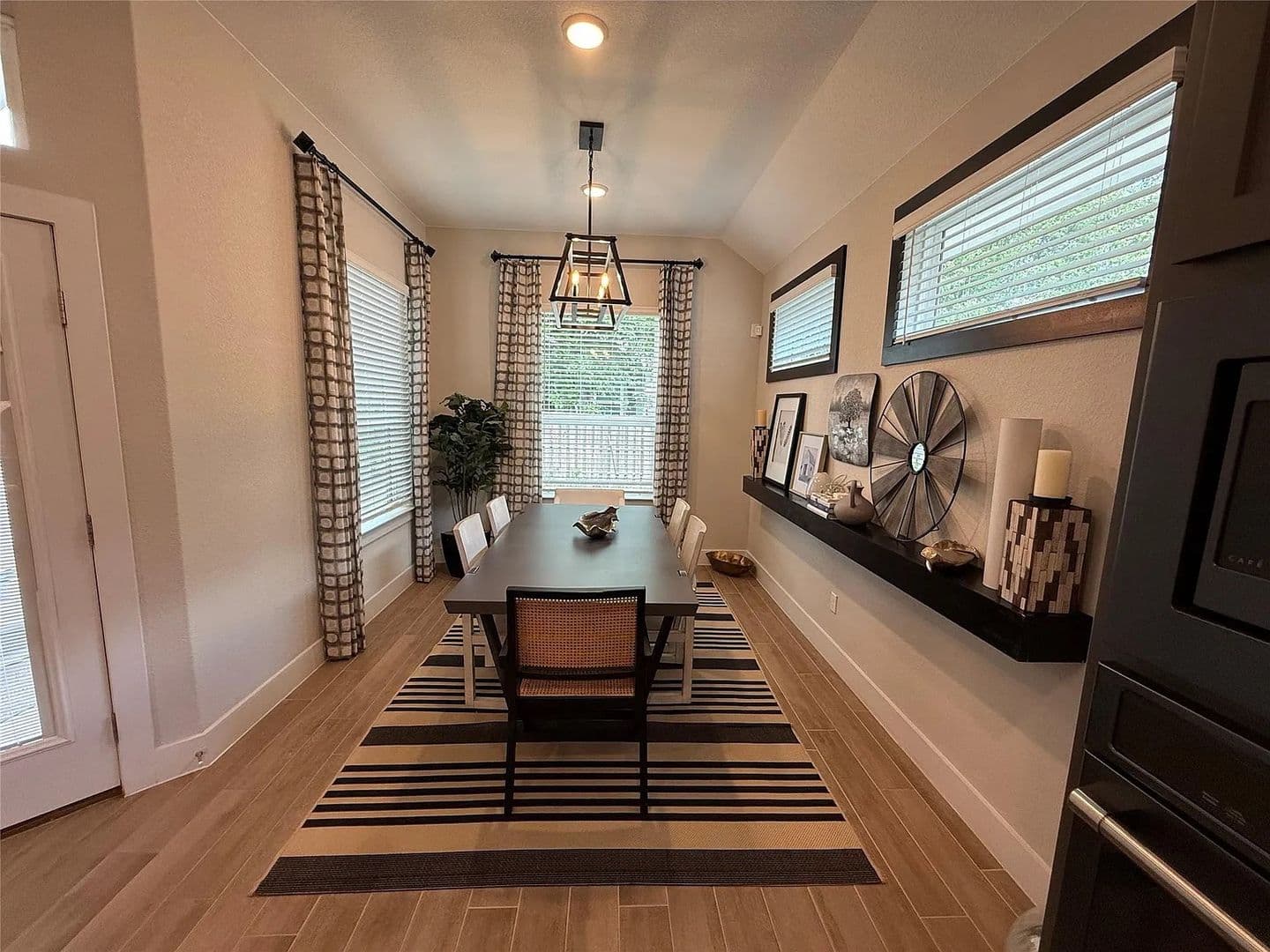 Leander House: 813 Craven Hill Ln