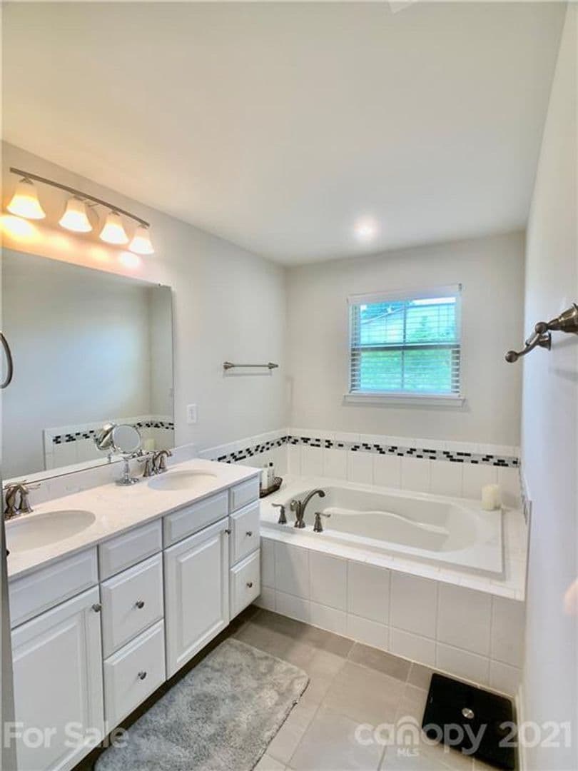 Charlotte House: 4106 Audubon Pk Dr