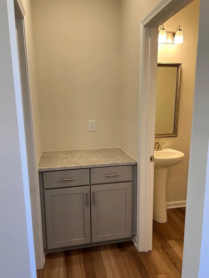 Charlotte House: 11051 Lawyers Rd