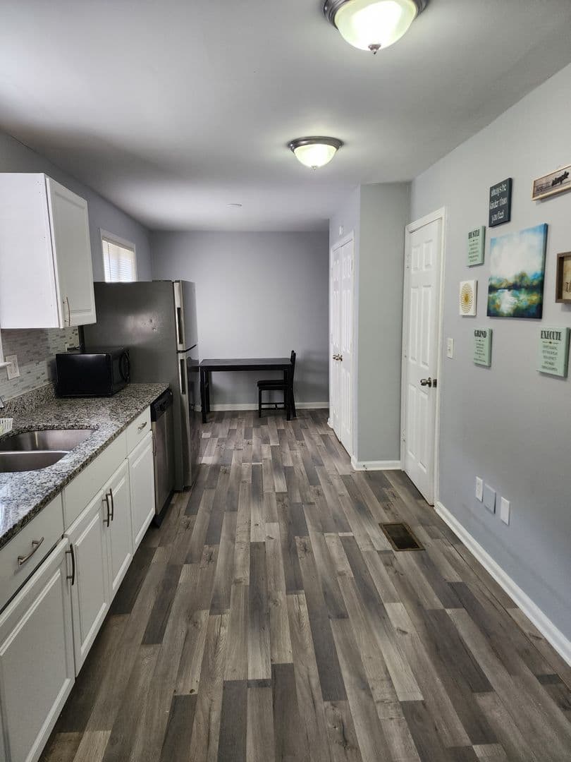 Atlanta House: 1123 #B Jones Ave NW