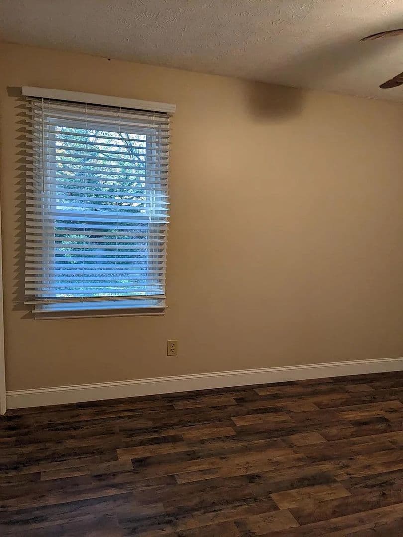 Marietta House: 450 Karl Ct