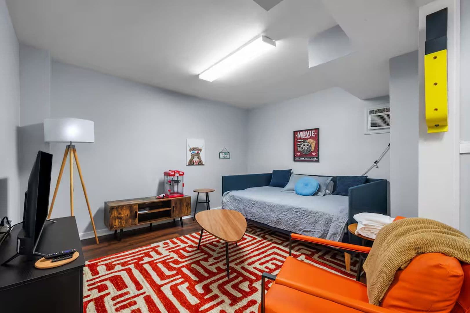 Lilburn House: 493 Greg Dr SW