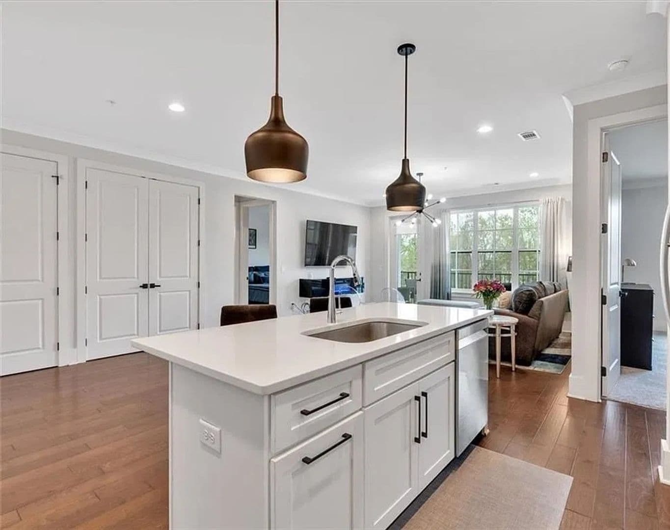 Atlanta House: 6890 Peachtree Dunwoody Rd NE