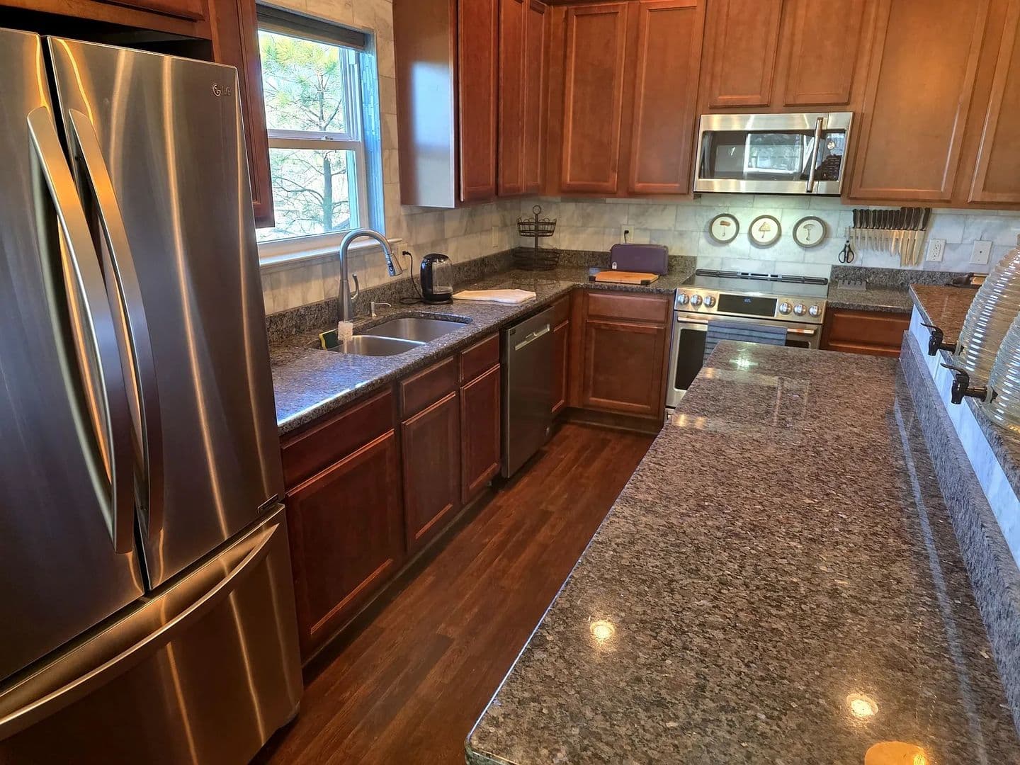 Dallas House: 421 Katielee Cove