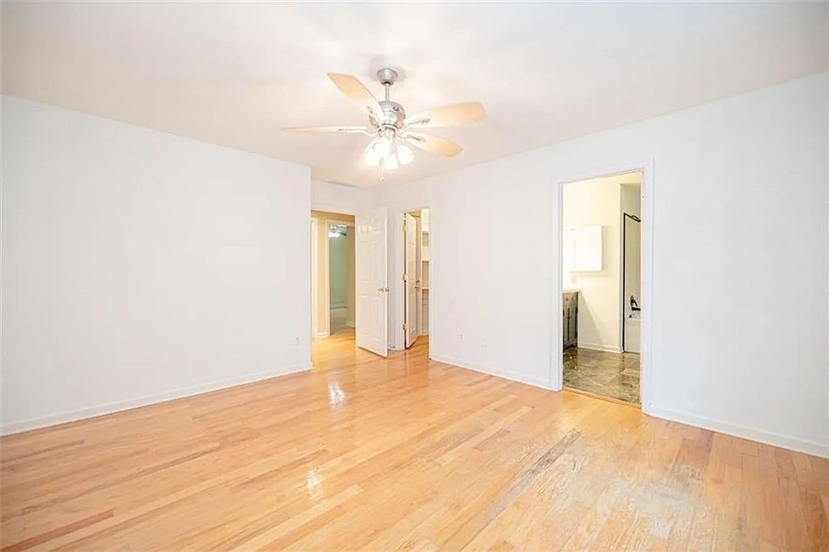 Smyrna House: 1848 Cooper Lake Dr SE