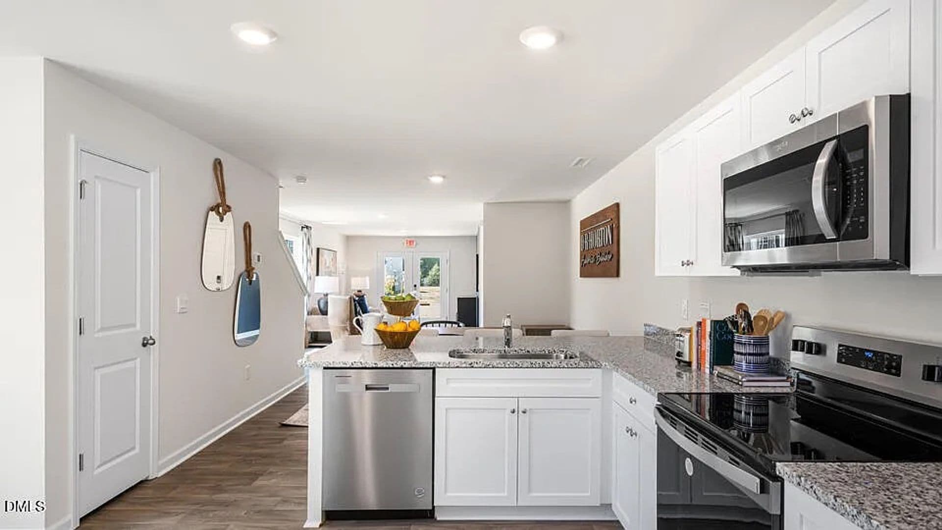 Raleigh House: 8510 Beckett Chase Wy